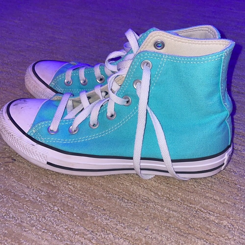 teal converse - Picture 2 of 5